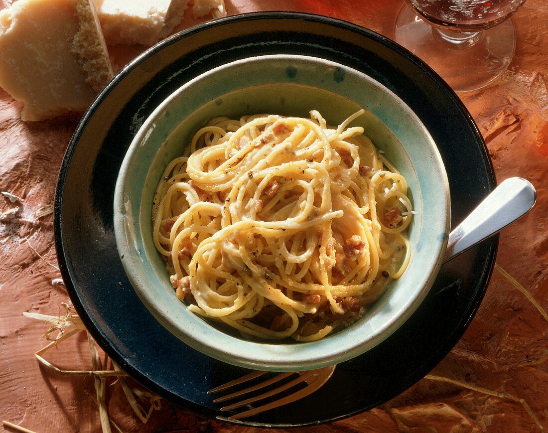 Spaghetti alla carbonara (Nudeln mit Speck-Ei-Sauce, Italien)