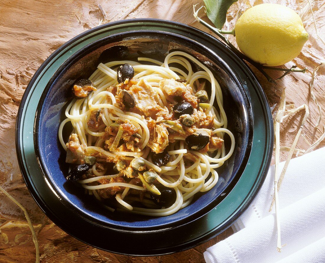 Spaghetti alla siciliana (Nudeln mit Thunfisch, Italien)