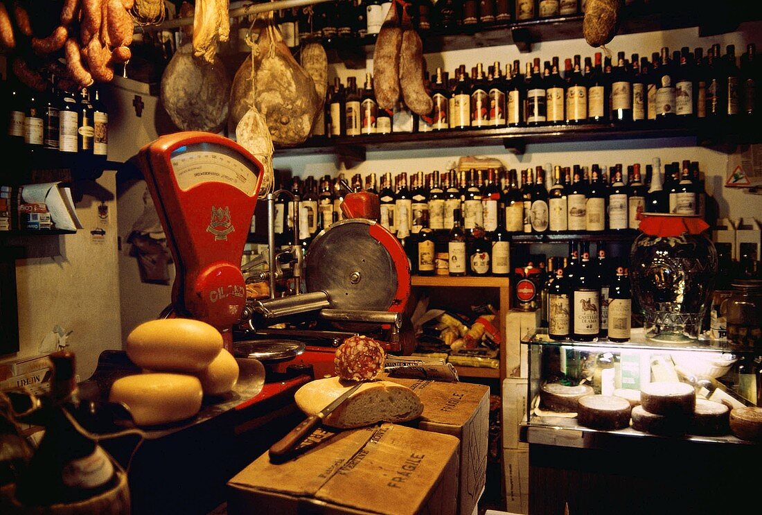 Wein- & Käsehandlung in der Toskana
