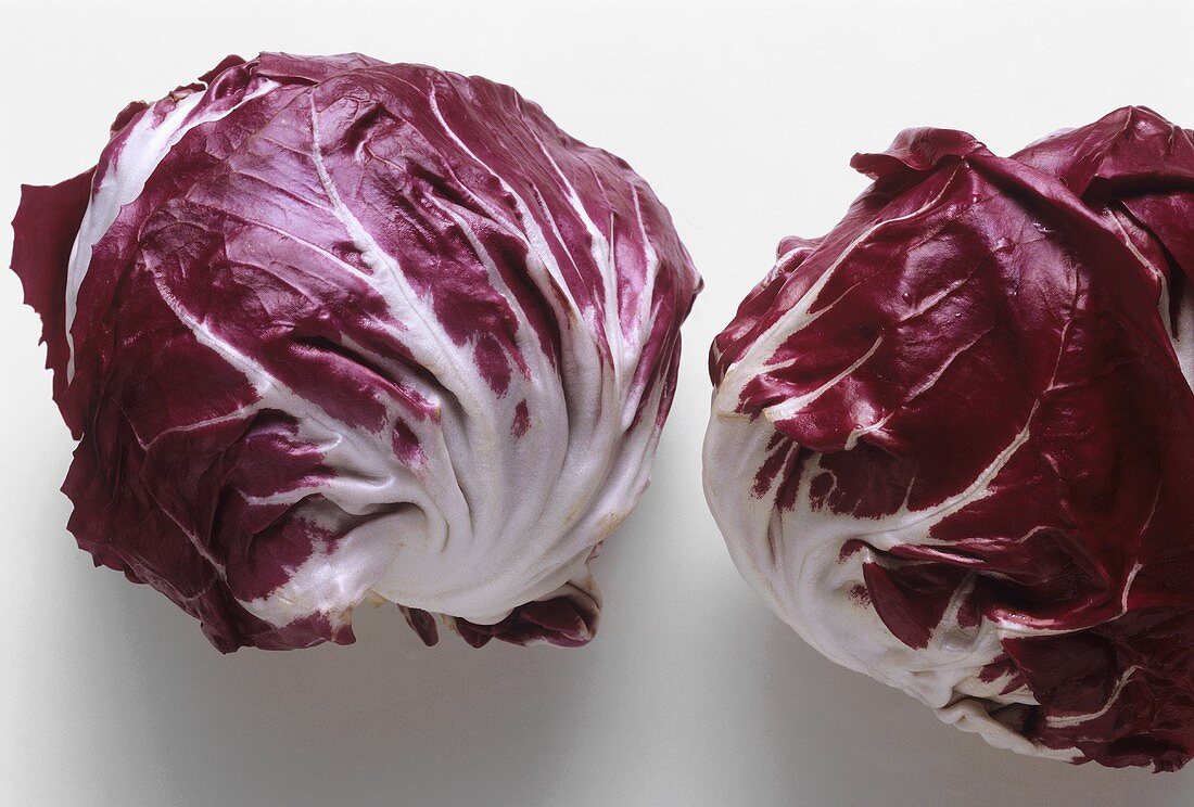 Zwei Köpfe Radicchio