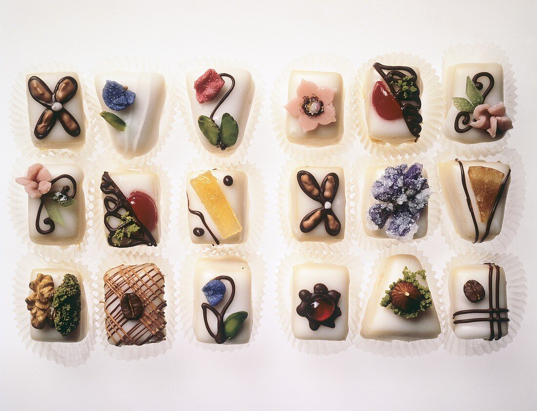 Various decorated petits fours