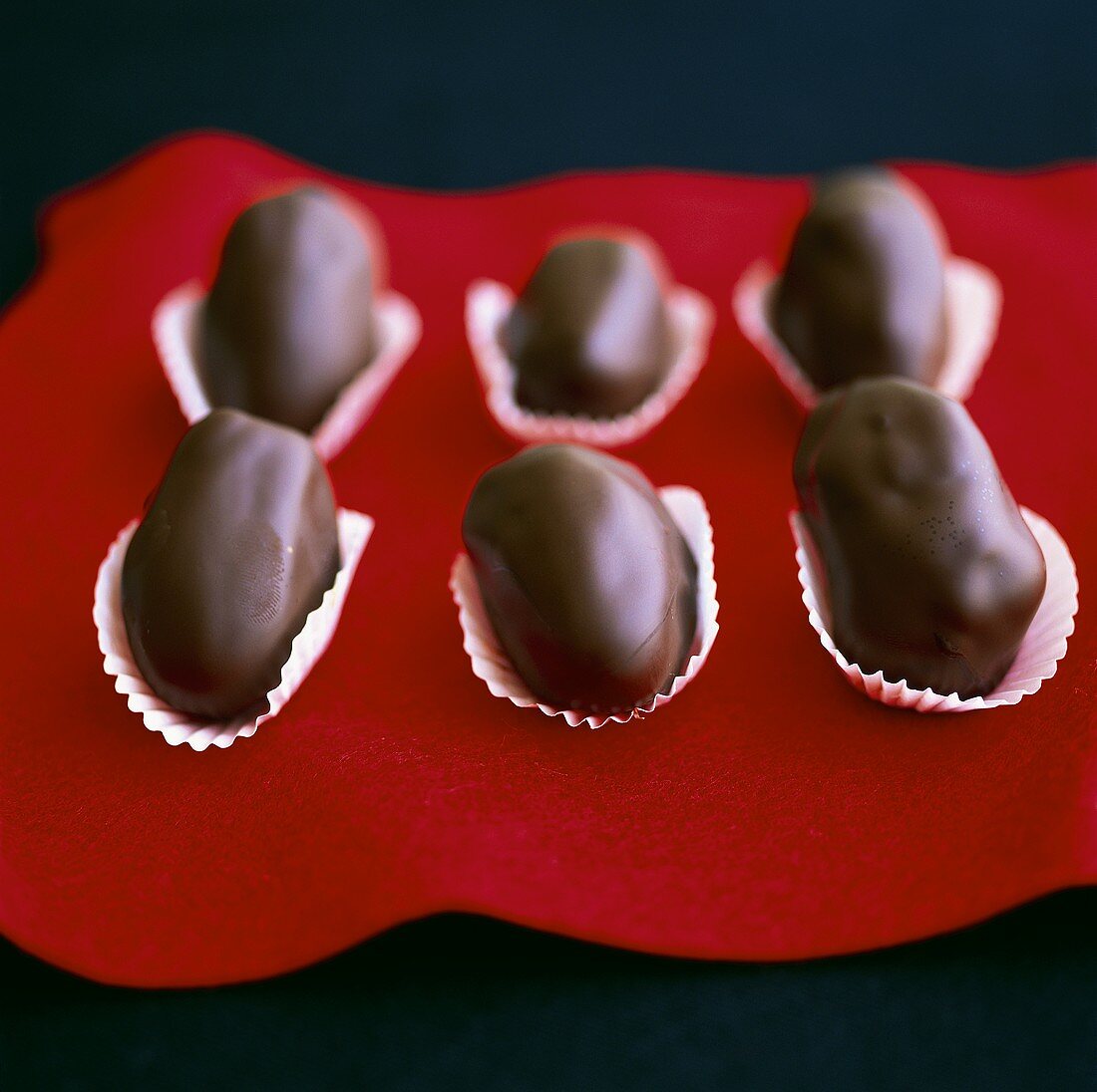 Chocolate-coated dates