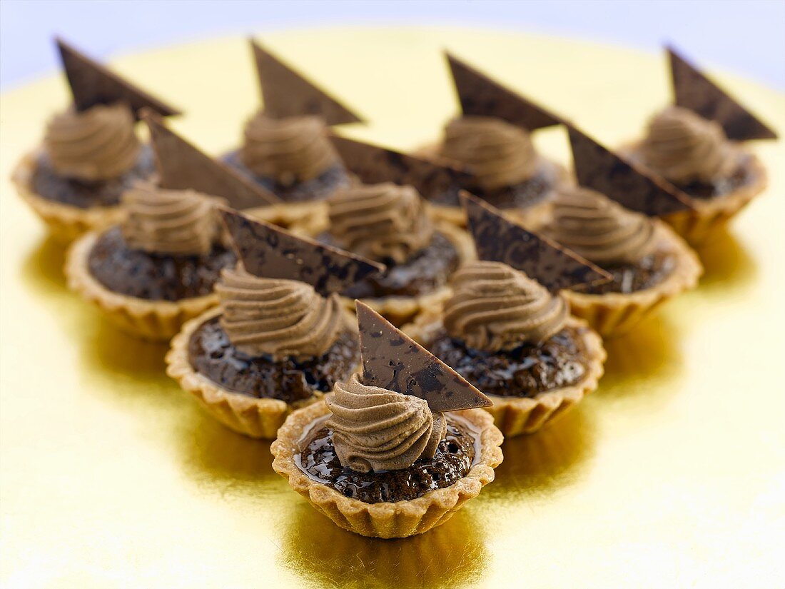 Small chocolate tarts