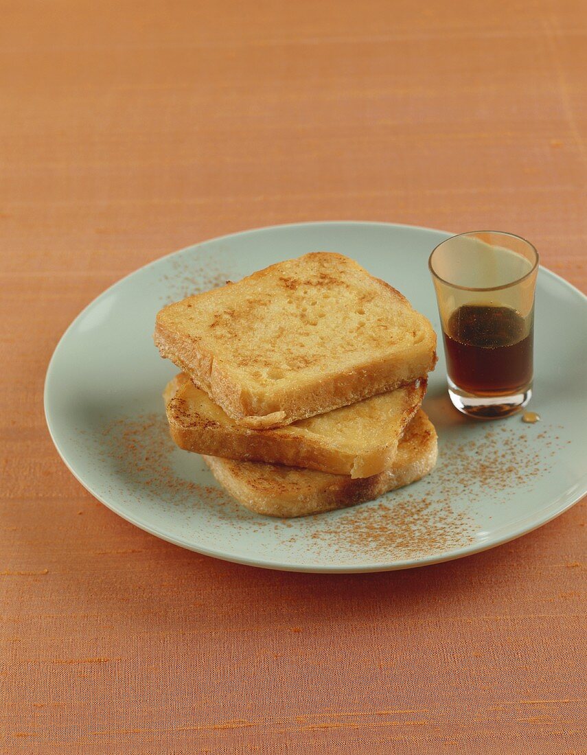 French Toast mit Zimt und Ahornsirup