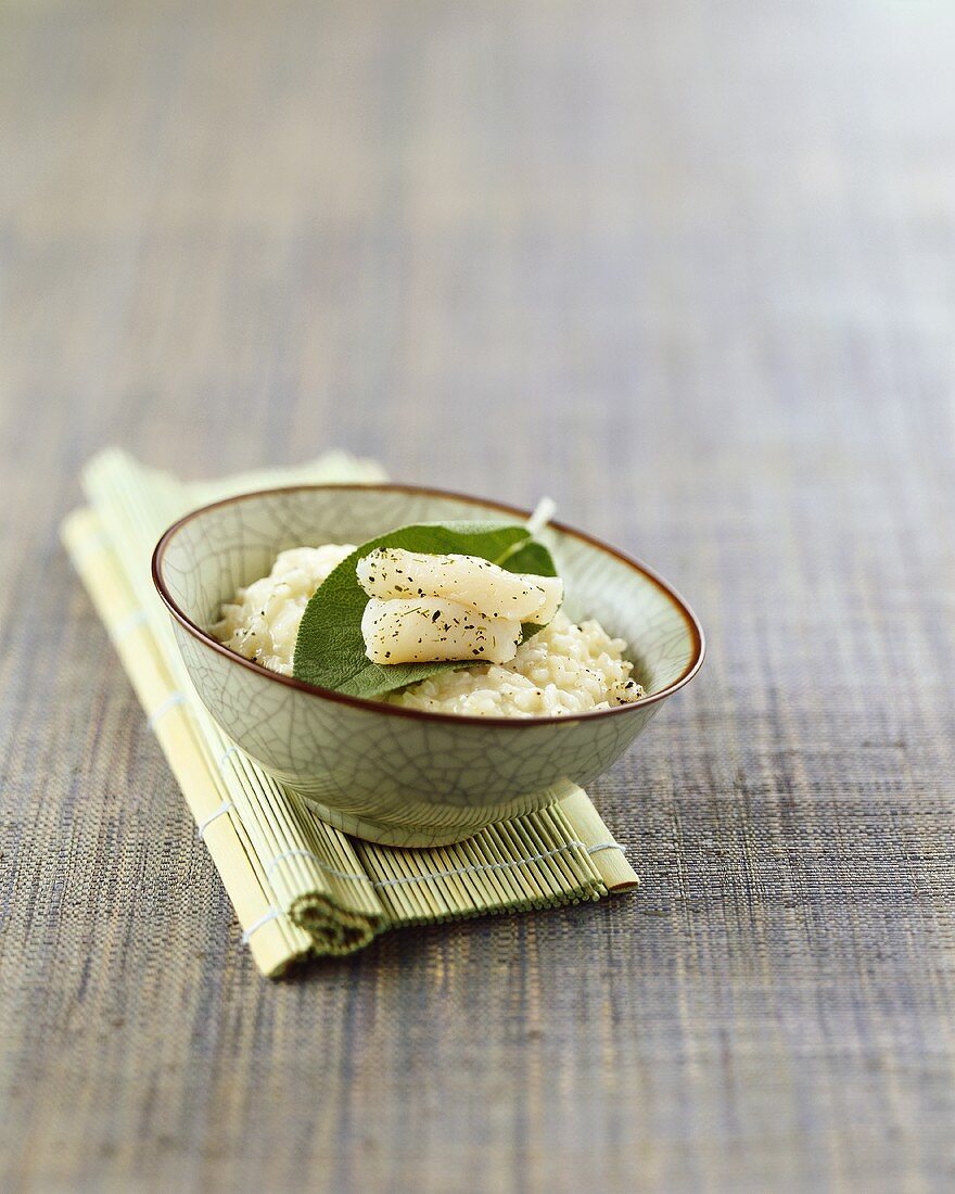 Grüntee-Risotto mit Fisch