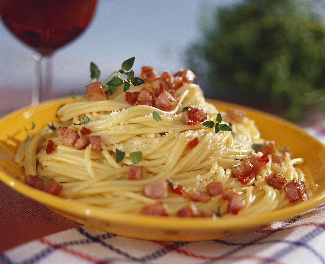 Spaghetti mit Speck und Parmesan