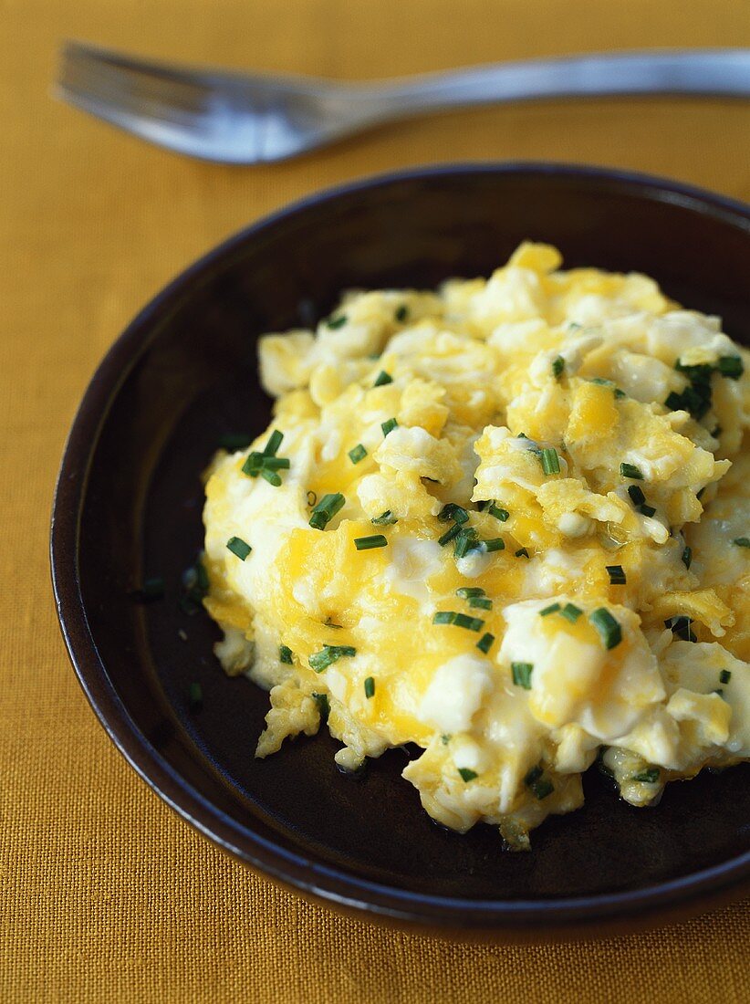 Scrambled egg with chives