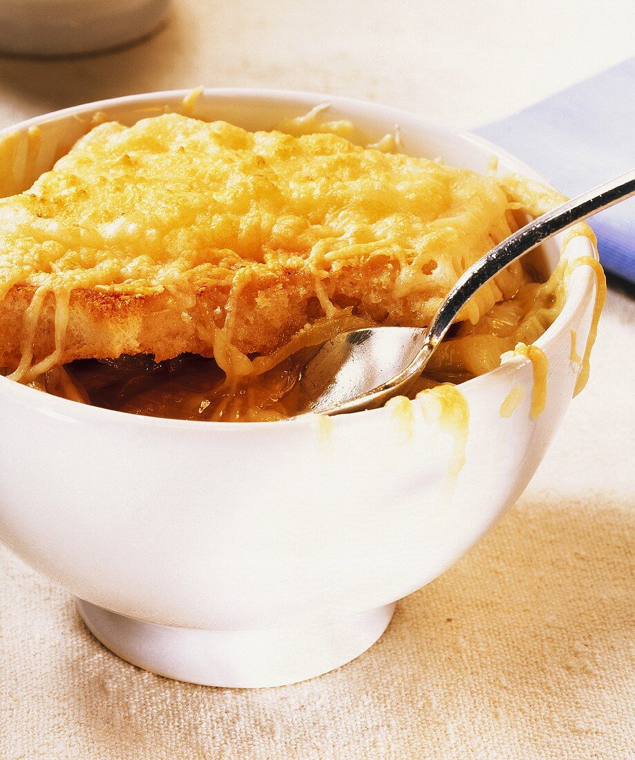Onion soup with toasted cheese