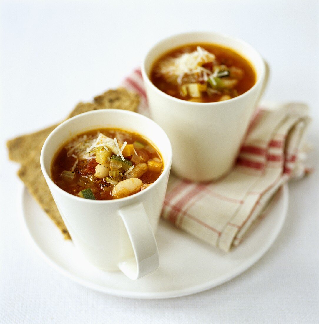 Minestrone in two cups