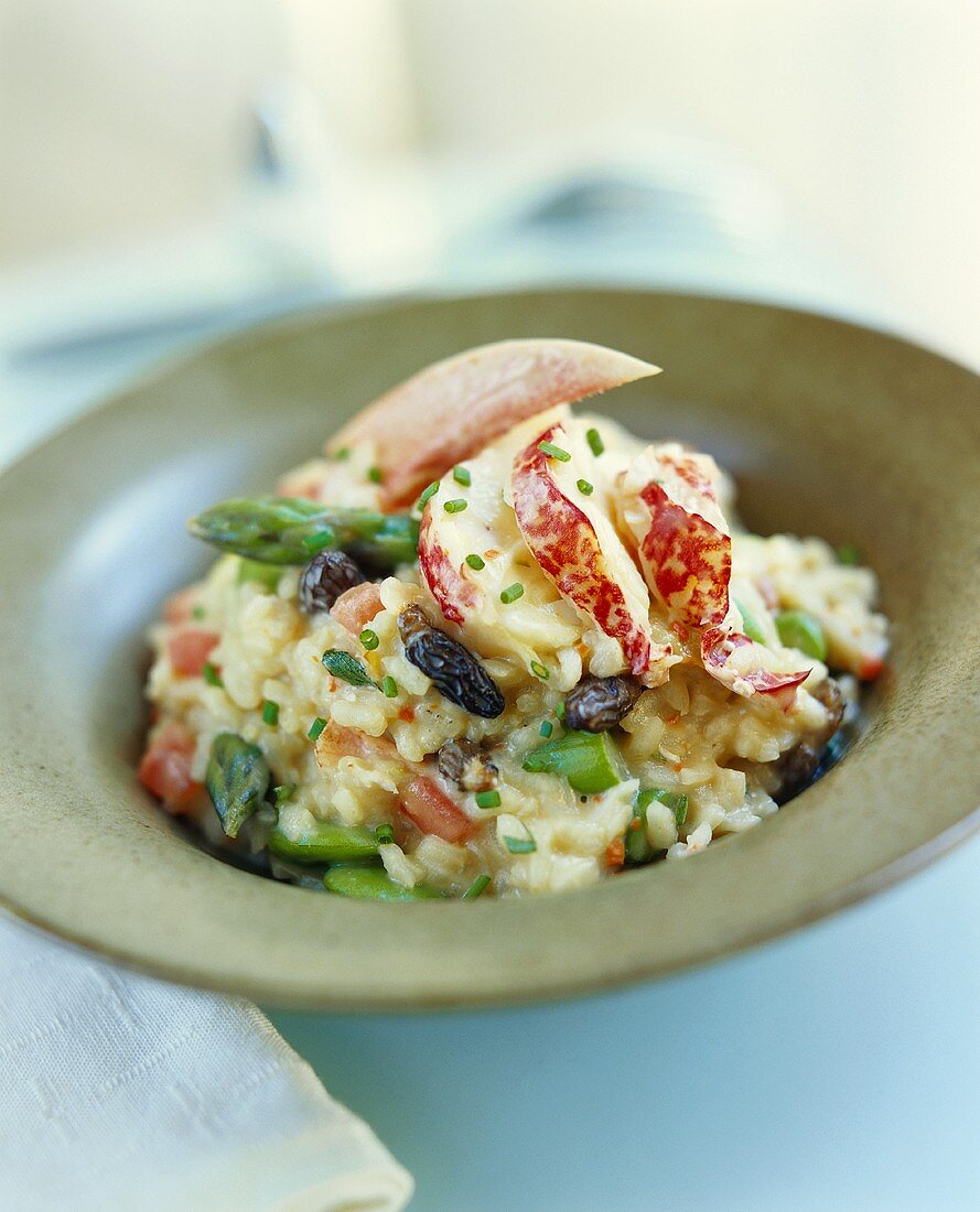 Risotto with lobster and green asparagus