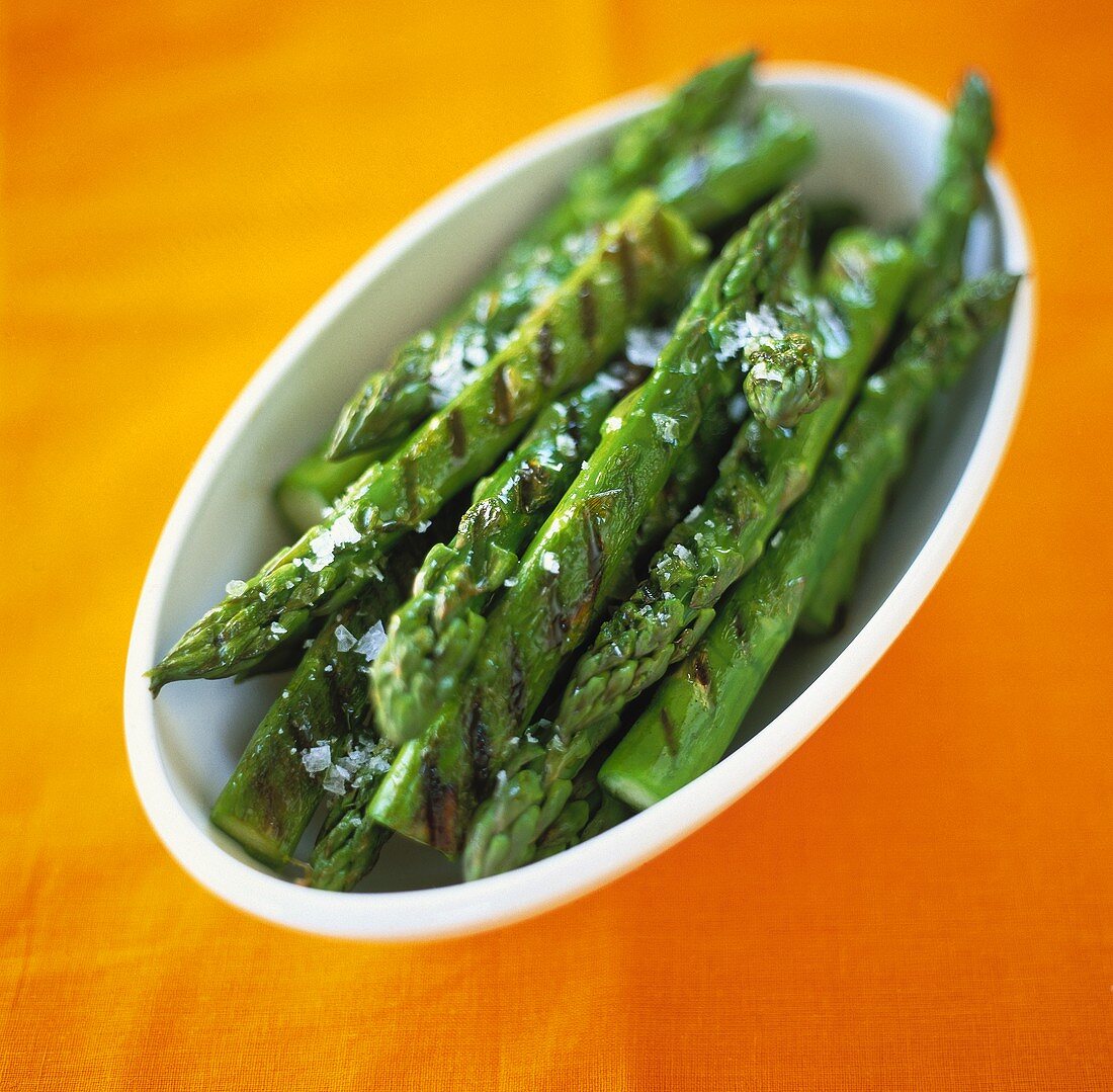 Grilled green asparagus