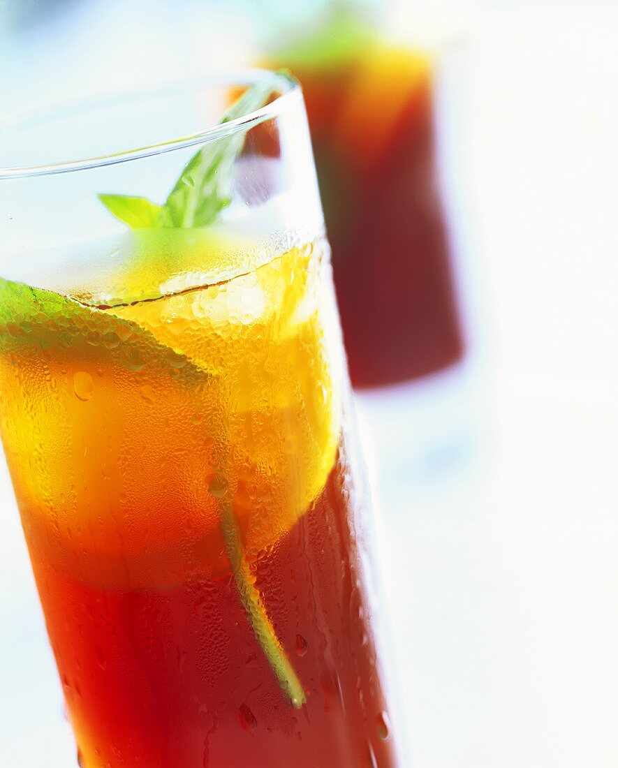 Iced tea with mint