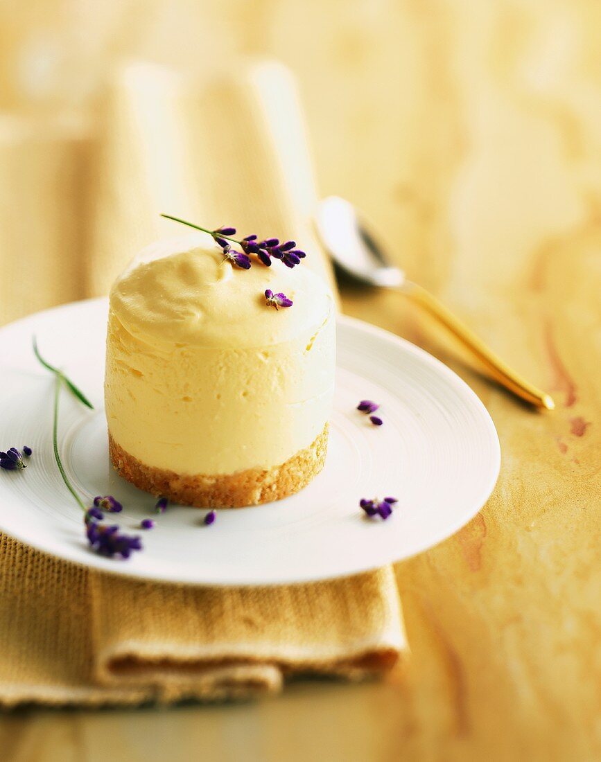 Orangenmousse mit Lavendel