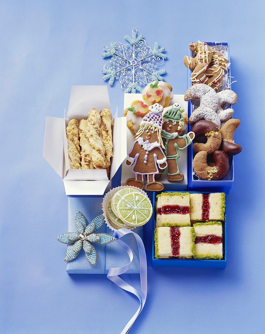 Christmas cakes and biscuits to give as gifts