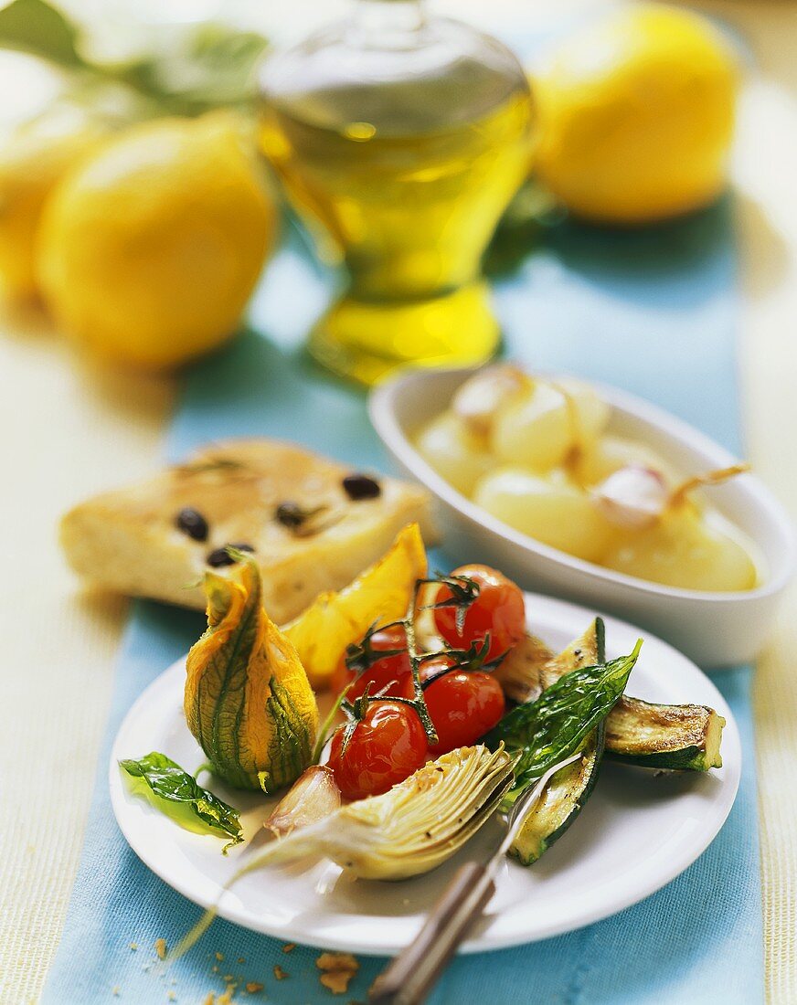 Antipasto e focaccia (Vorspeise mit Gemüse & Fladenbrot)