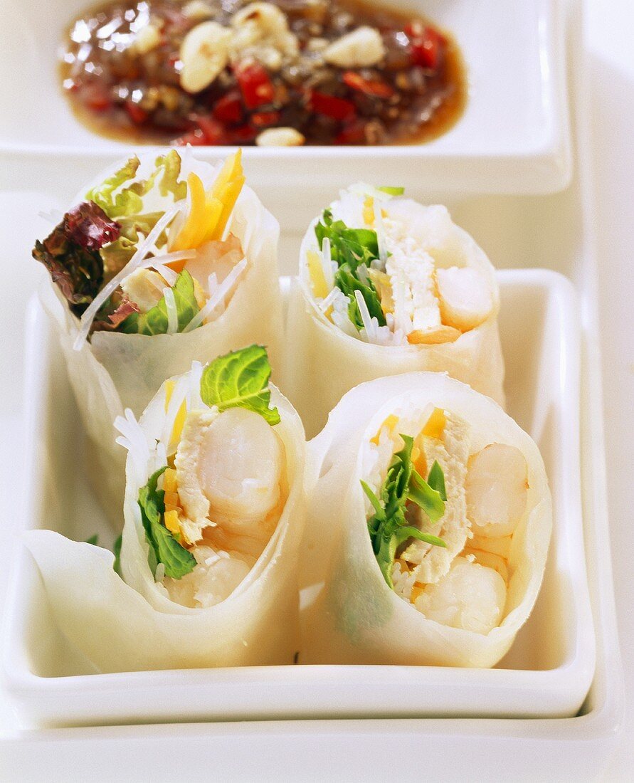 Rice paper rolls with shrimp filling