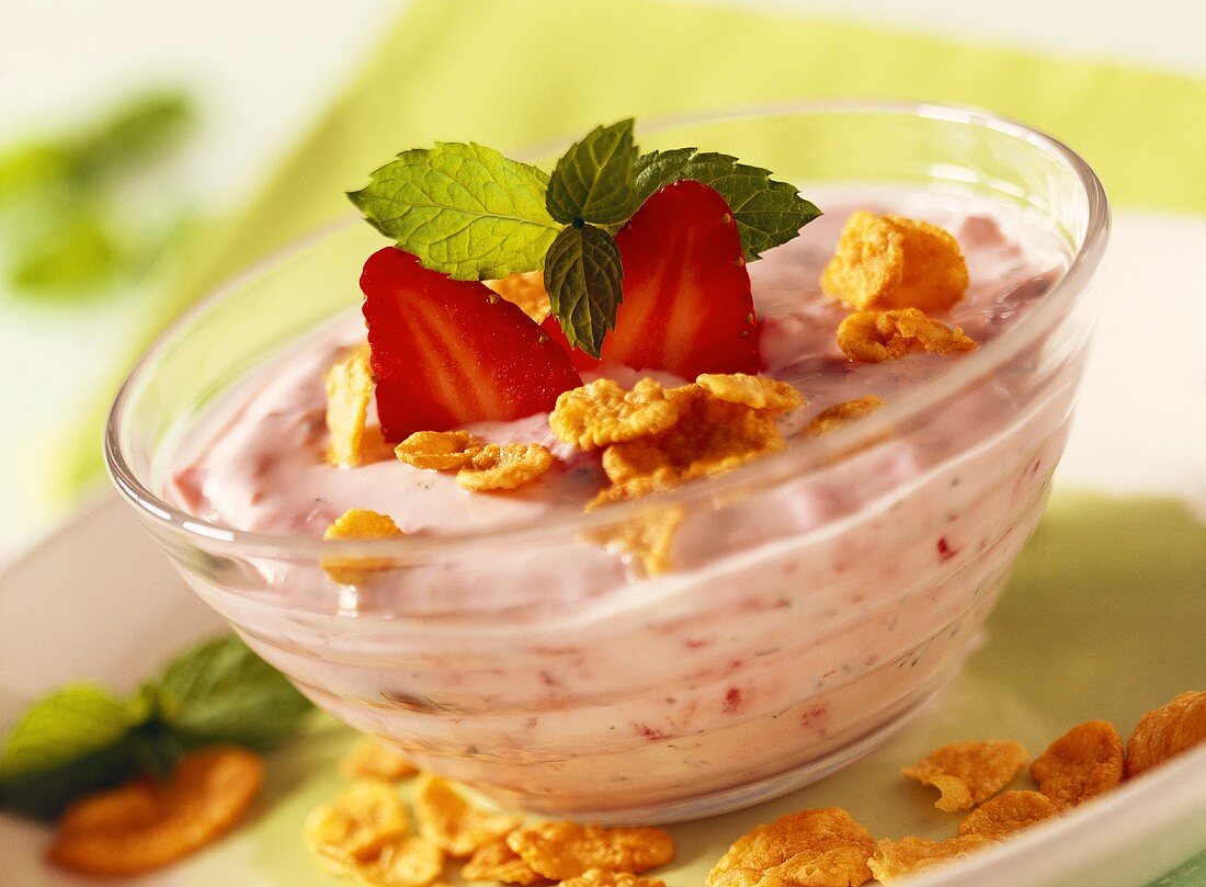 Erdbeerquark mit Cornflakes