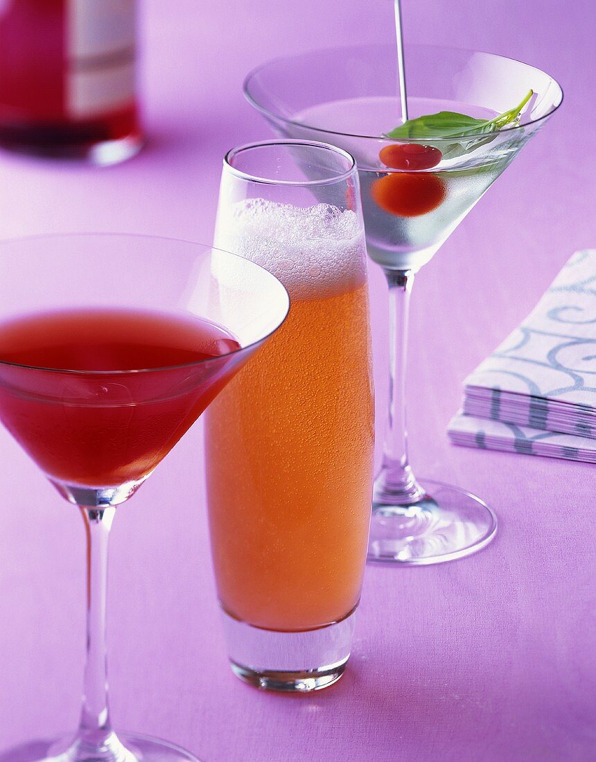Alcoholic drinks: Shakerato, Rappelkiste & Martini Caprese
