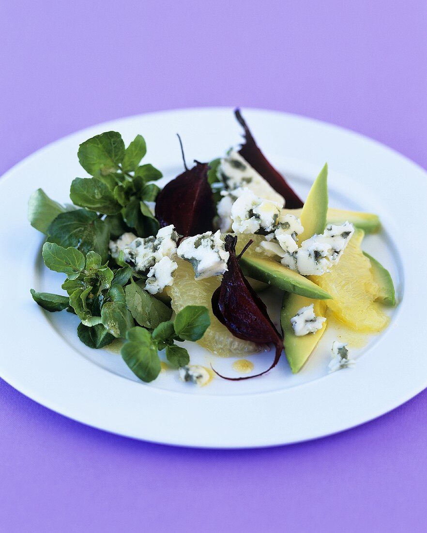 Avocado and grapefruit salad with beetroot