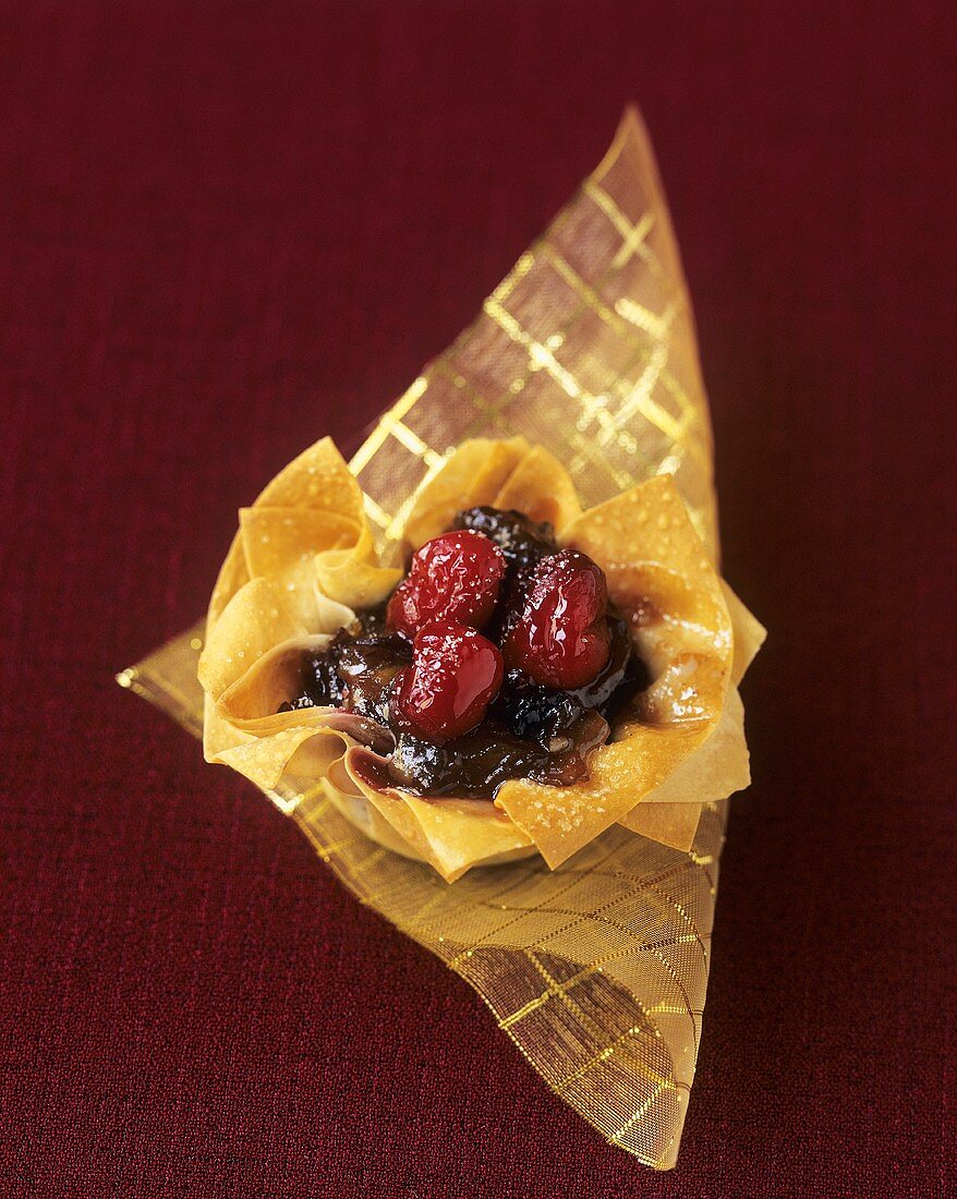 Filo pastry shell with cranberry filling