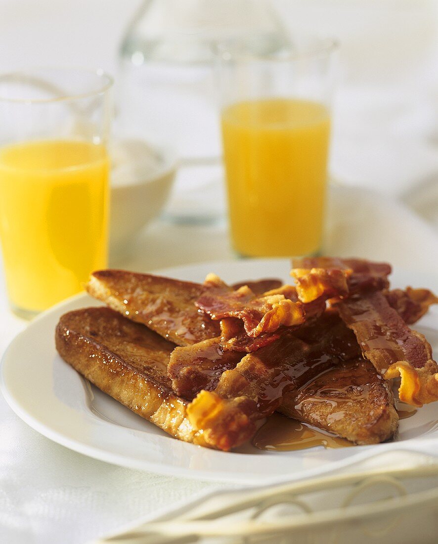 French Toast mit Bacon und Ahornsirup