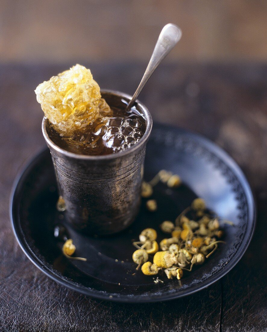 Chamomile tea with honeycomb