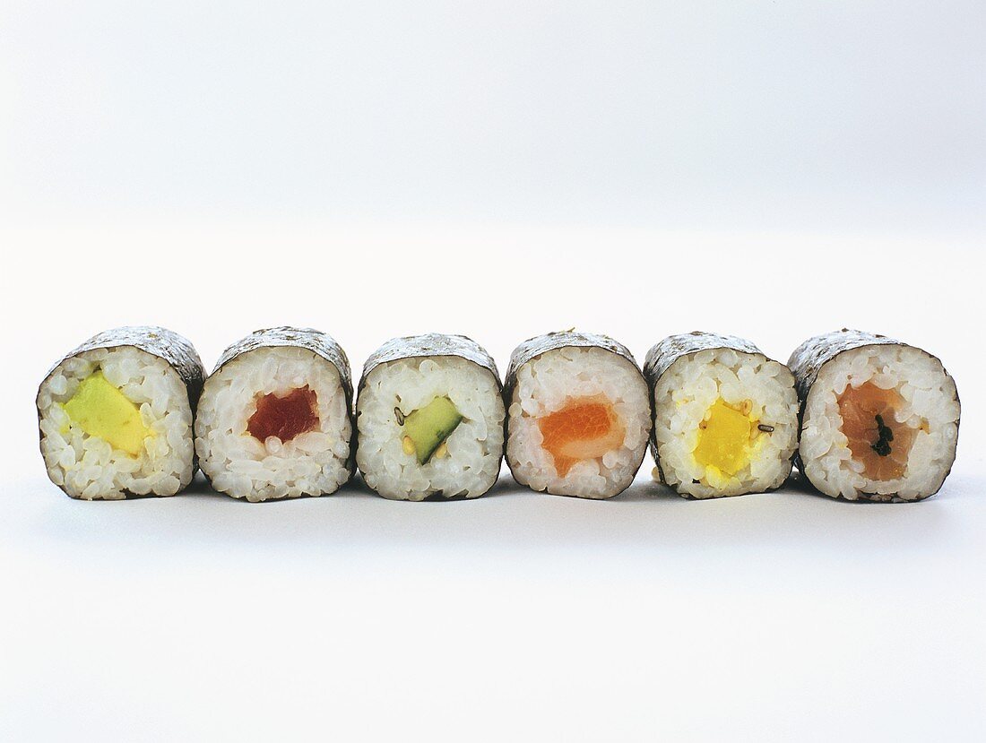 Mehrere Maki-Sushi