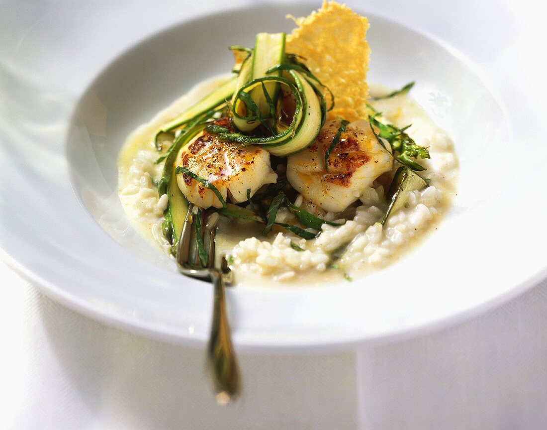 Scallops with green asparagus and risotto rice