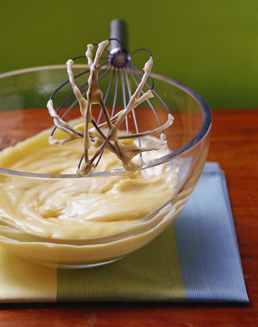 Selbst gemachte Sauce Hollandaise