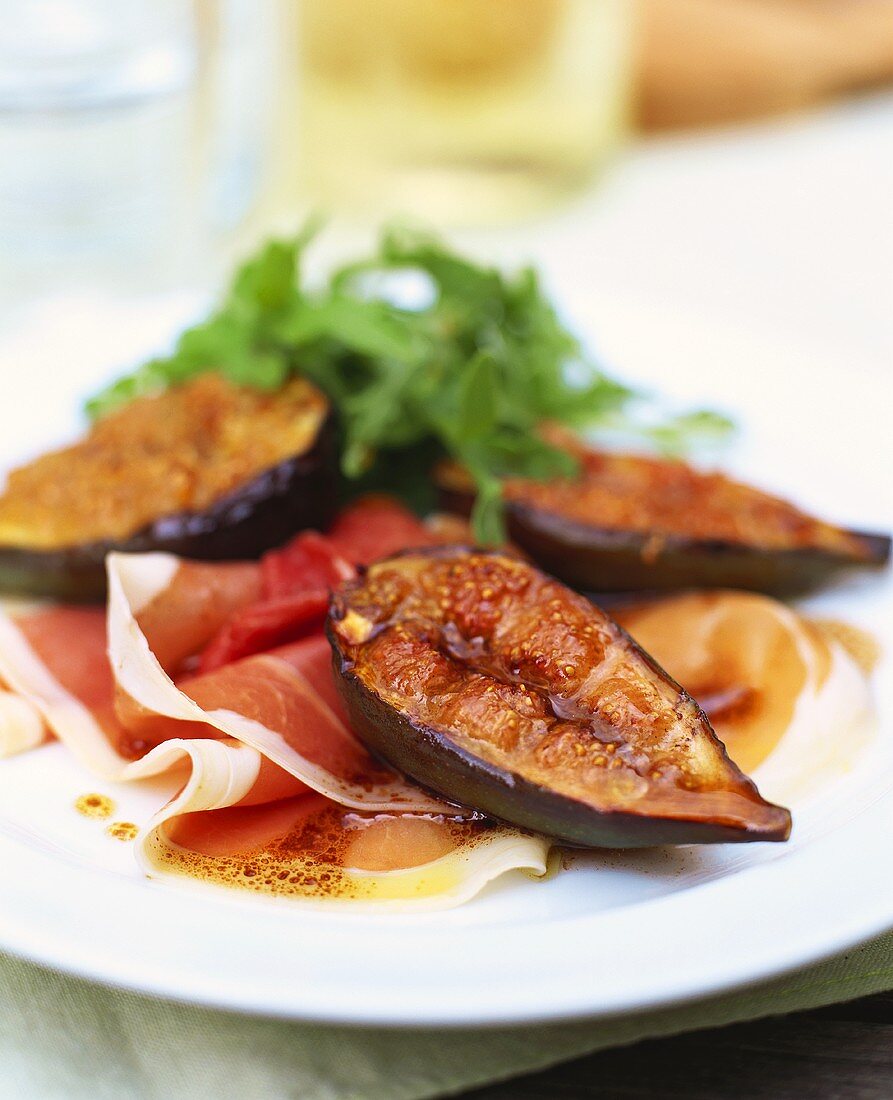 Barbecued figs with prosciutto
