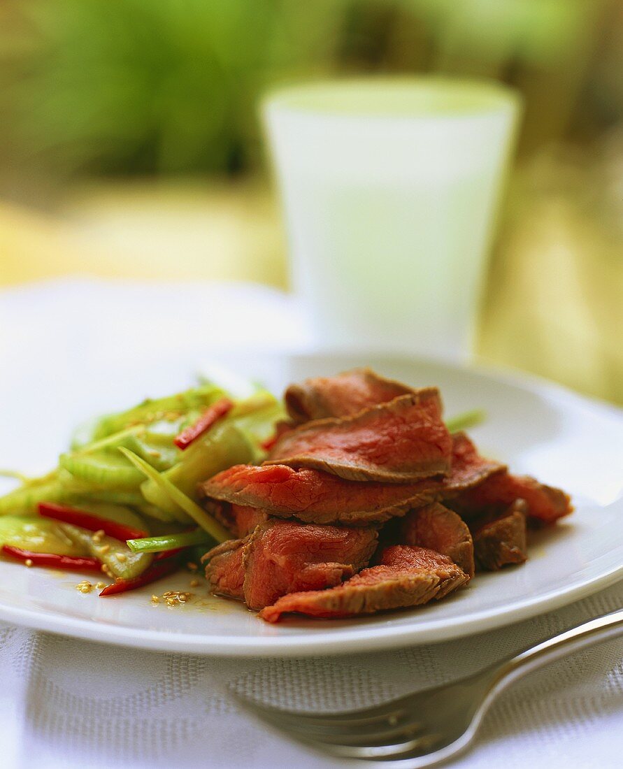 Roast beef with salad