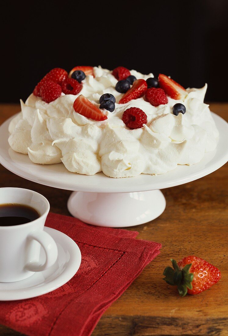 Meringue cake with fresh berries