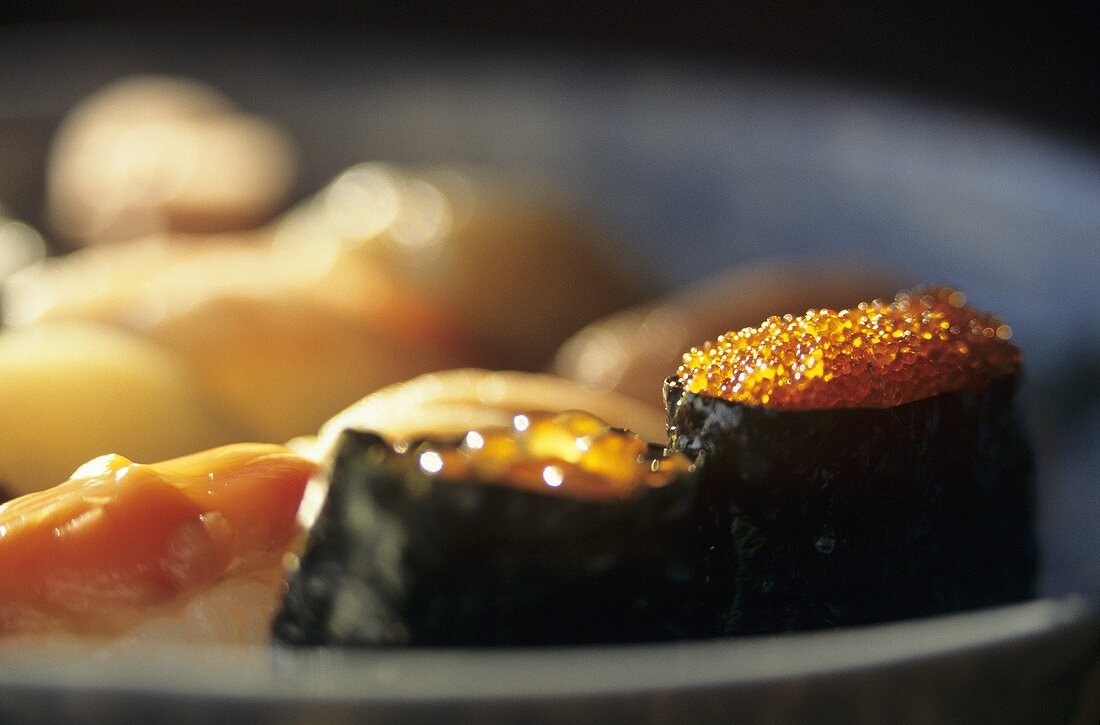 Gunkan-Maki mit rotem Kaviar