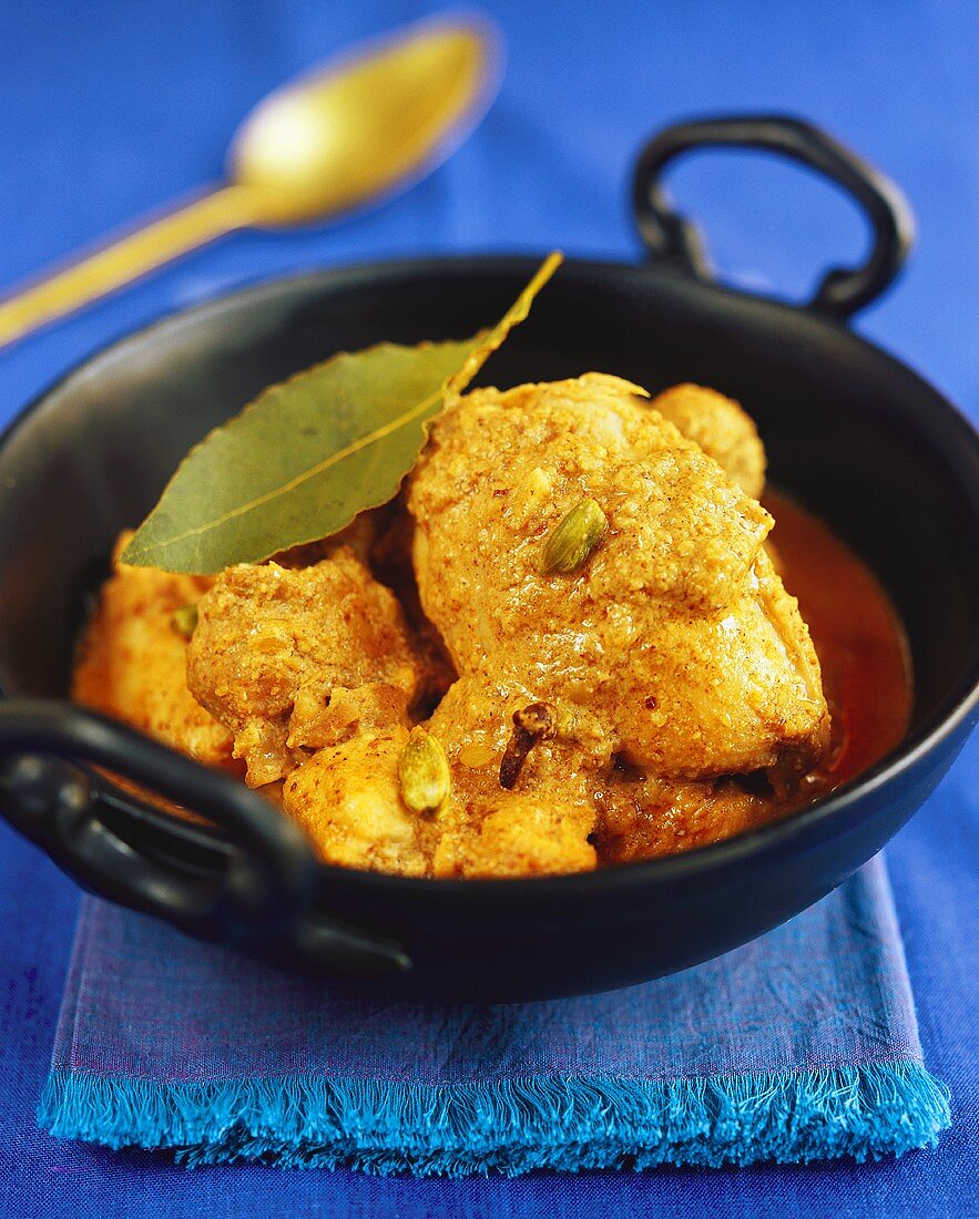 Chicken curry with almonds (India)