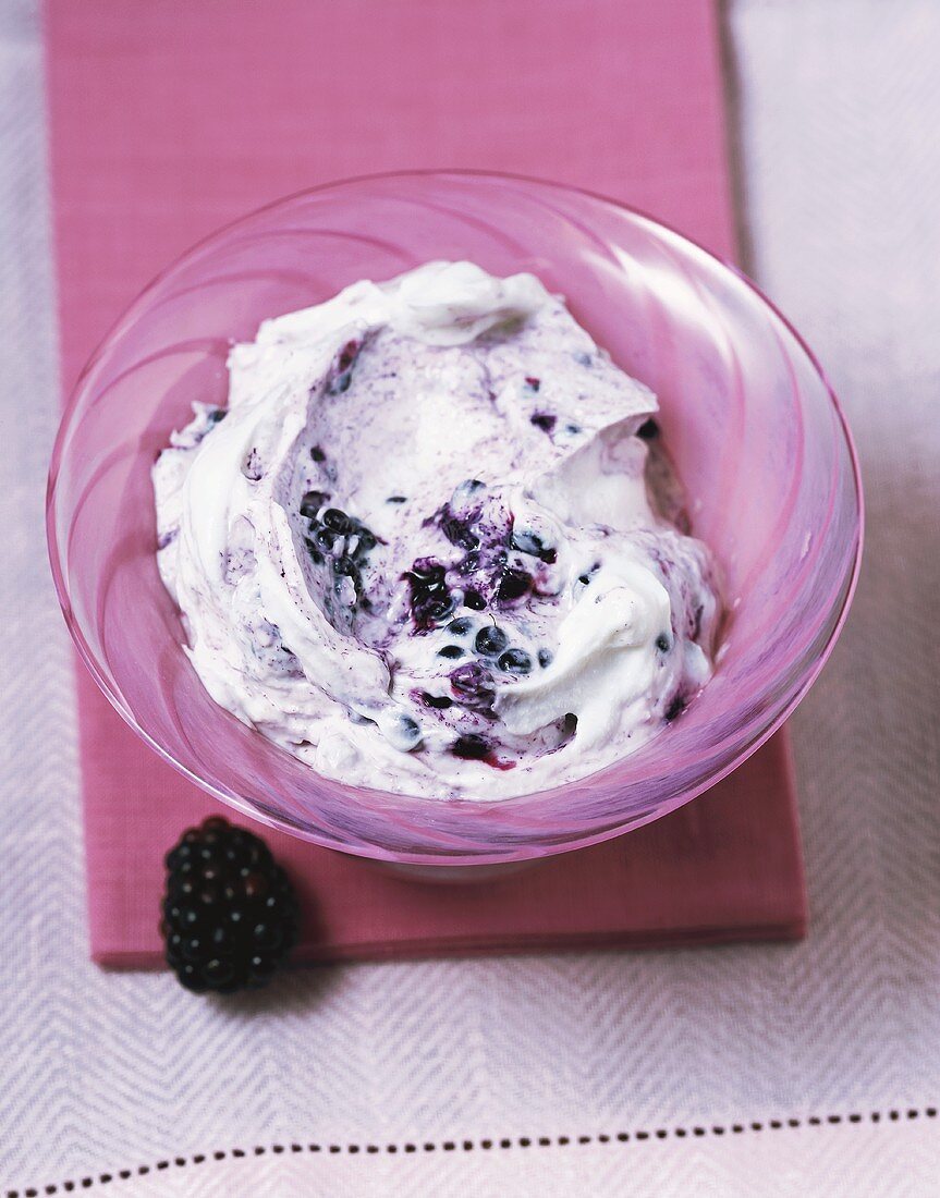 Blueberry and blackberry yoghurt