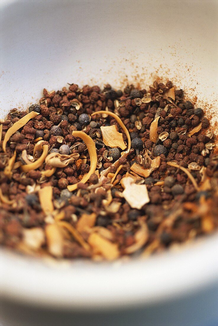 Spice mixture with peppercorns
