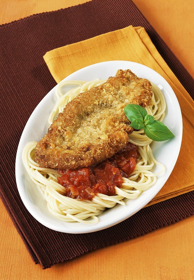 Piccata alla milanese (Nudeln mit Schnitzel, Italien)