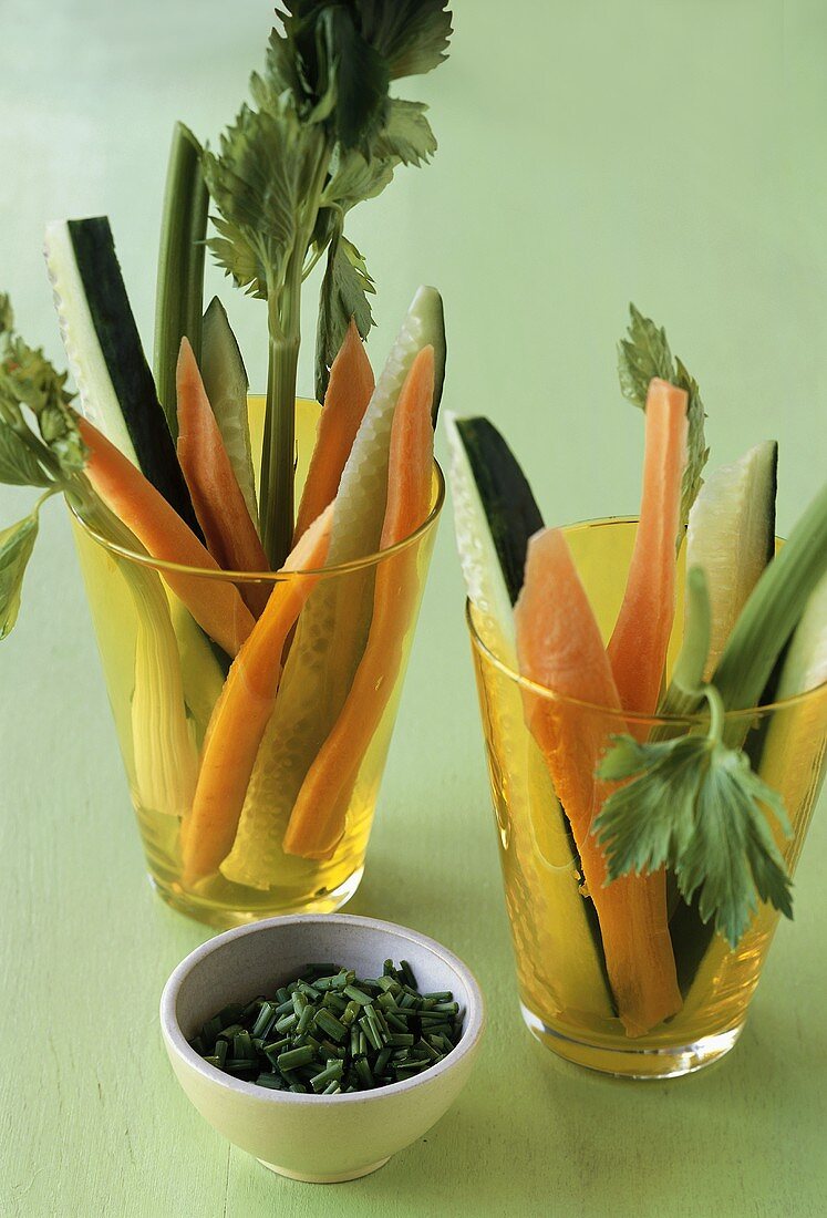 Vegetable sticks with chives