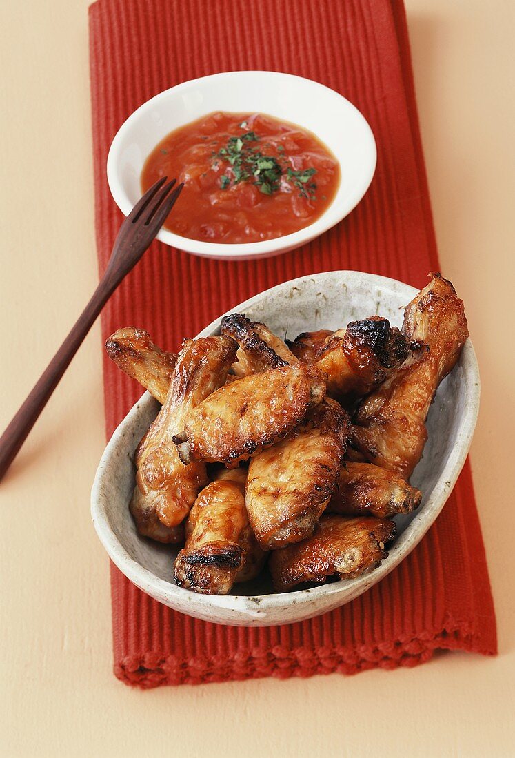 Chicken wings with tomato dip