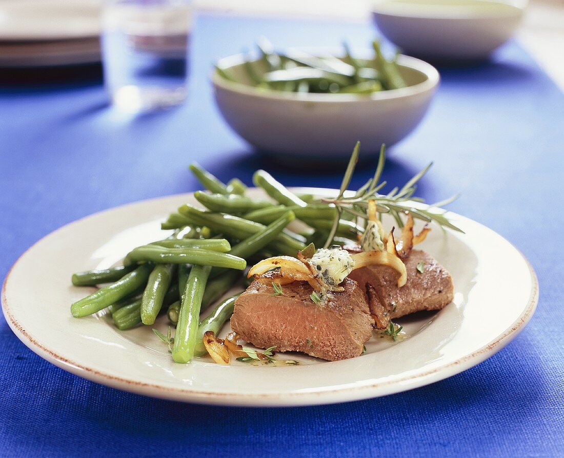 Saddle of lamb with green beans