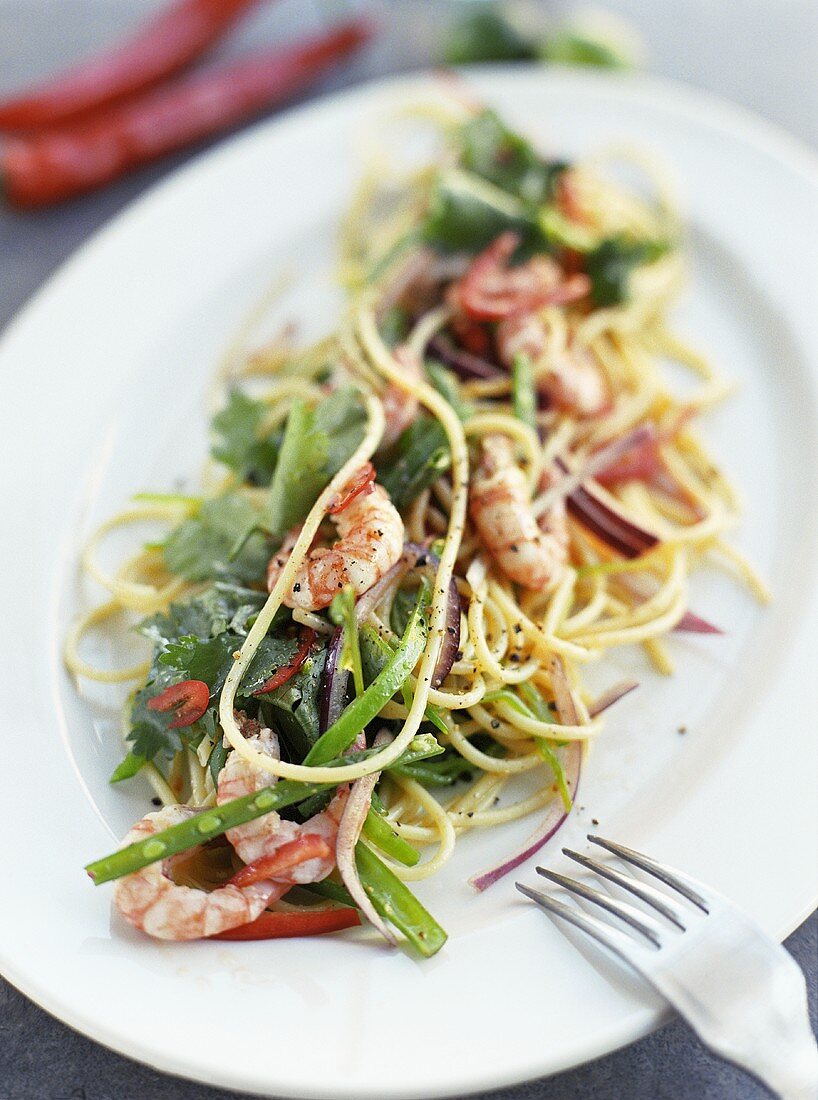 Asian noodle salad with shrimps