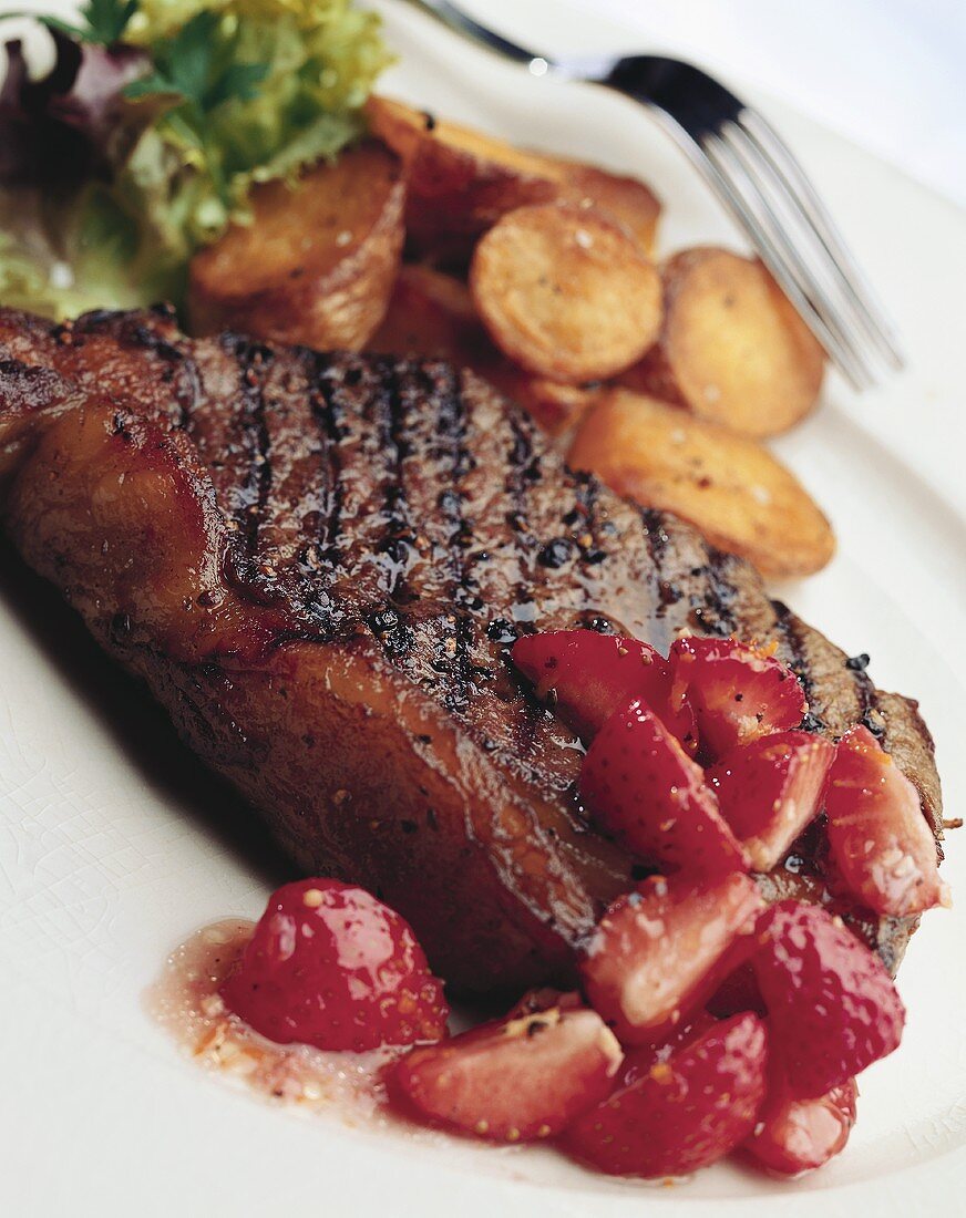 Steak mit Erdbeeren