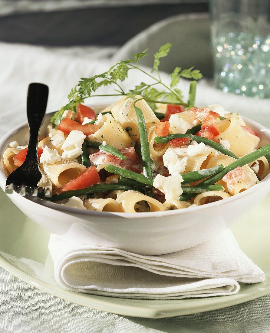 Pasta with sheep's cheese and spring vegetables