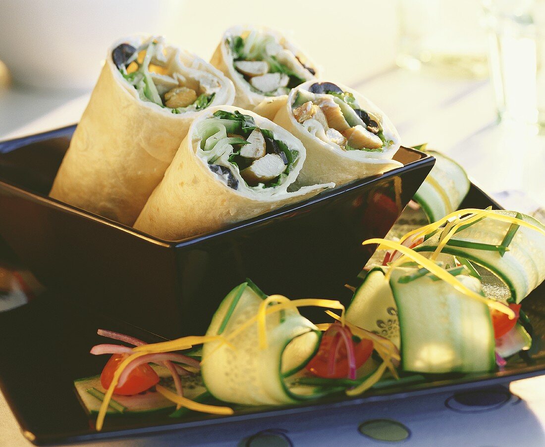Wraps filled with chicken breast and vegetables