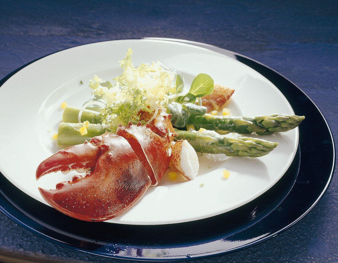 Lobster claw with salad