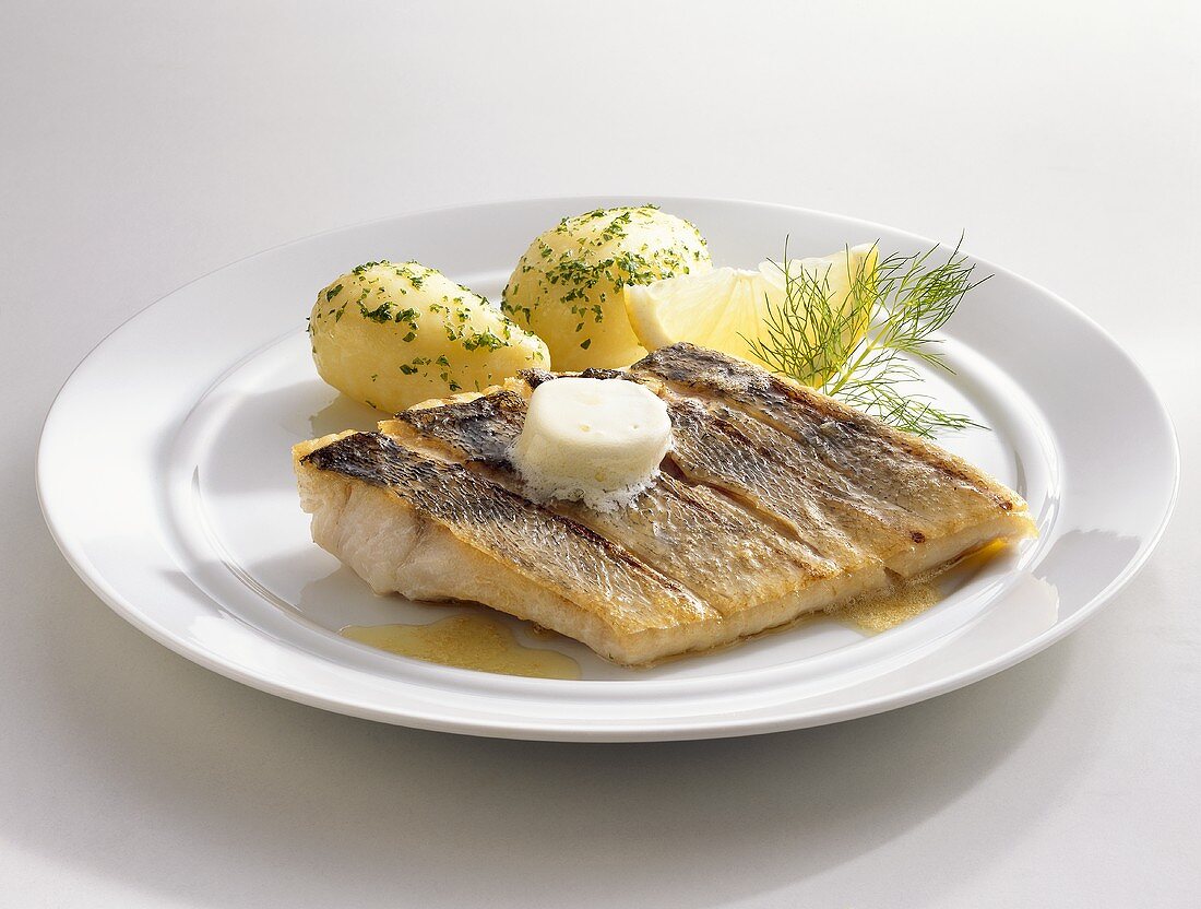 Grilled zander fillet with parsley potatoes