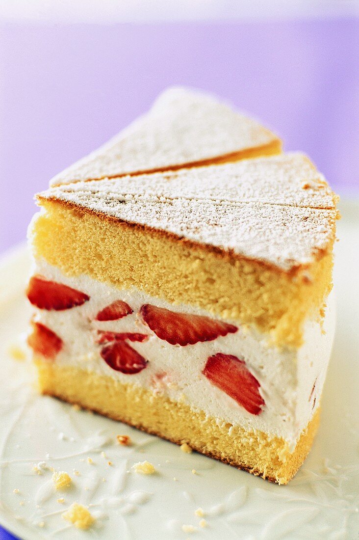 Strawberry cream cake