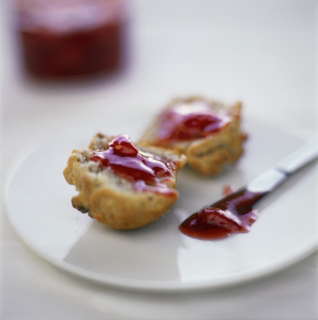 Scones with strawberry and cardamom jam