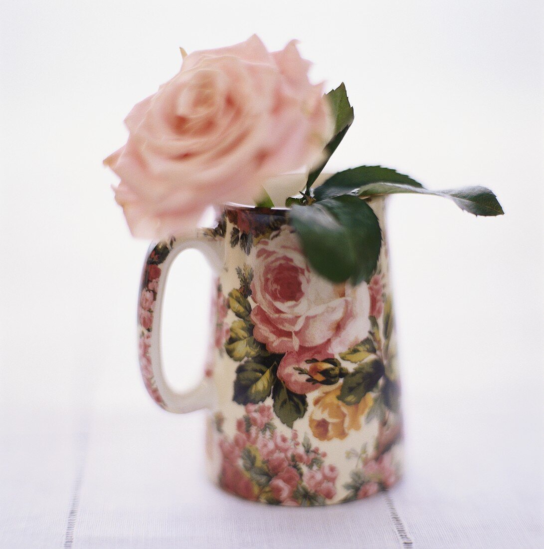 Tasse mit Rose