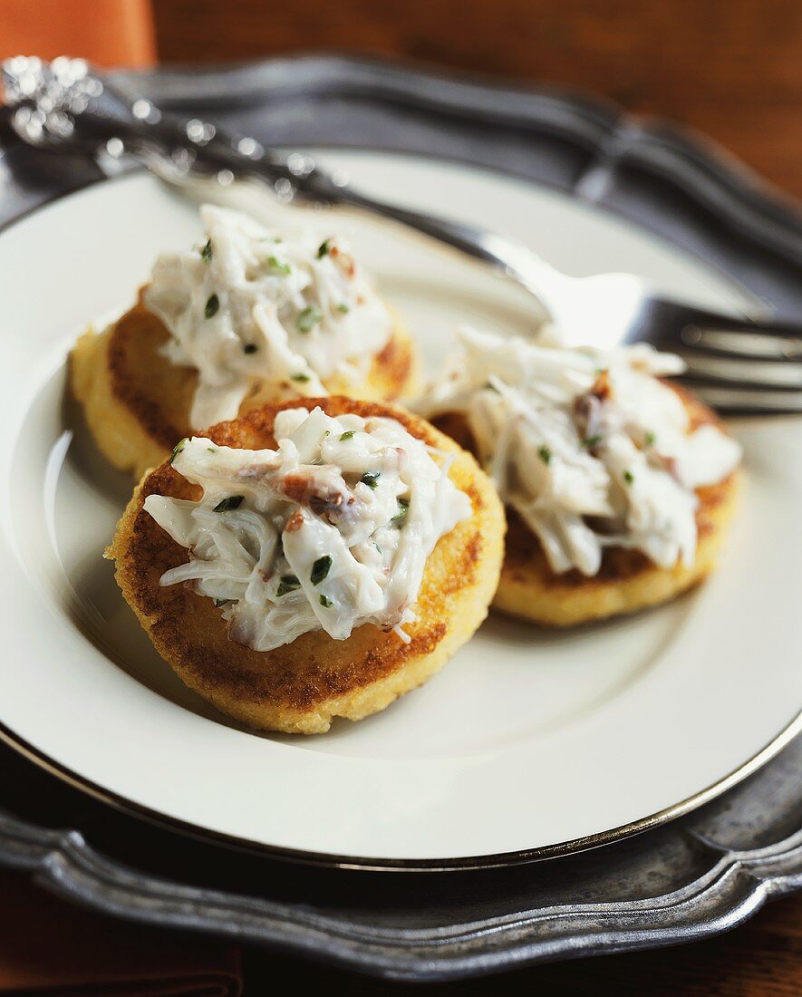 Polenta cakes with shrimp salad